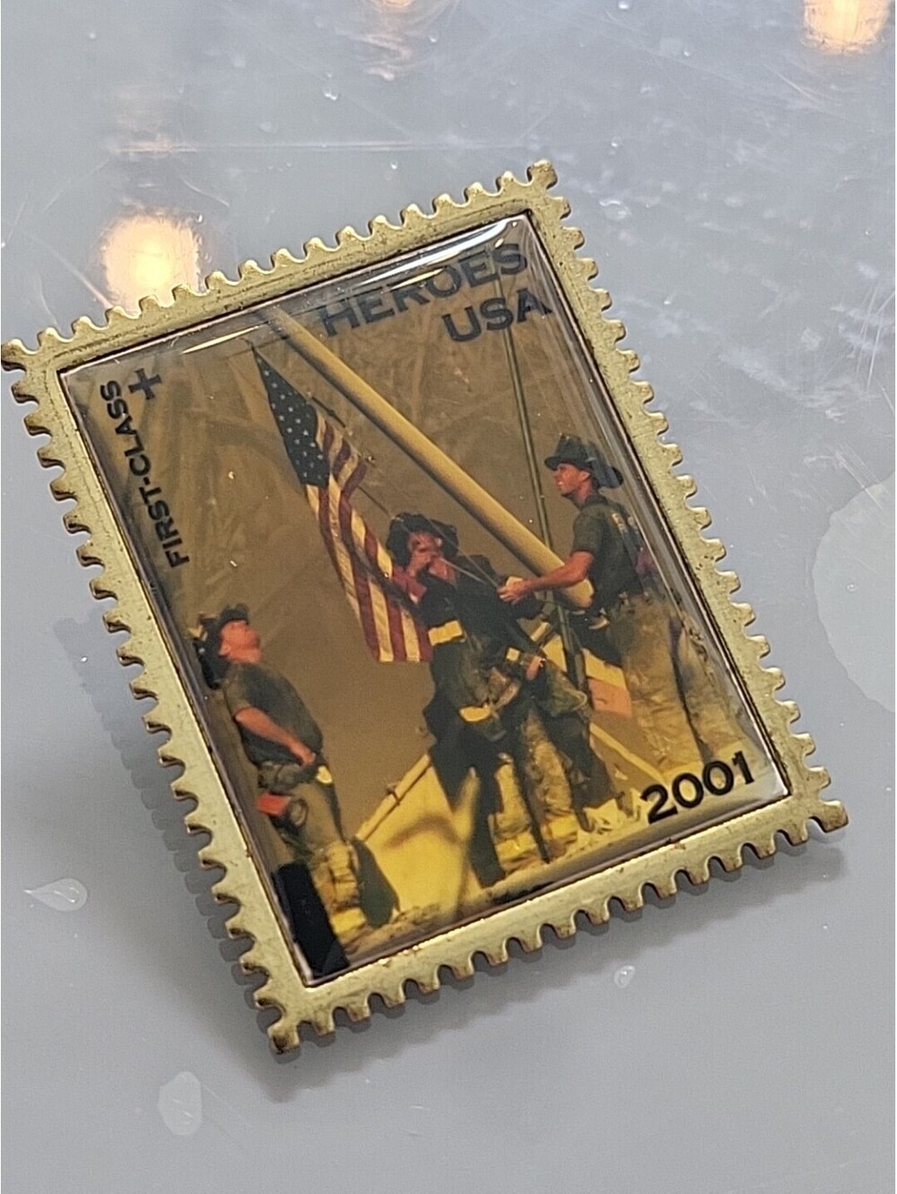 US Postal Service 2001 USPS Heroes USA Stamp EUC Brooch Pin Jewelry O69